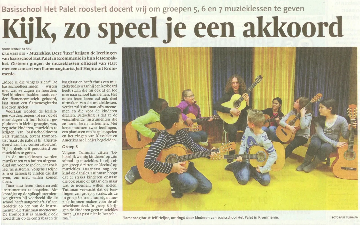 Krantenartikel uit het Noordhollands Dagblad: Kijk, zo speel je een akkoord